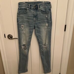 American Eagle Outfitters Light Blue Distressed Jeans, size 28x30